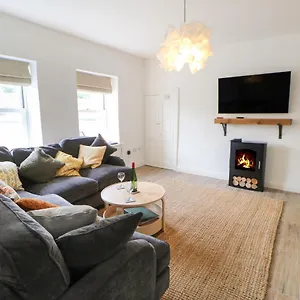  Holiday home The Old Store, 2 Alpine Terrace United Kingdom