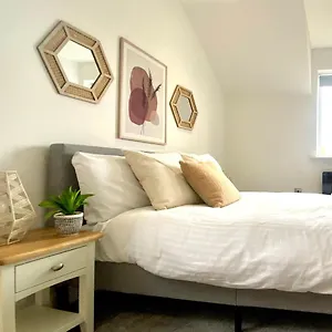  Apartment Modern 2 Bed Apartment/free Parking/near City/self-check In United Kingdom